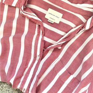 AMERICAN EAGLE Pink & White Striped Button-Up Shirt